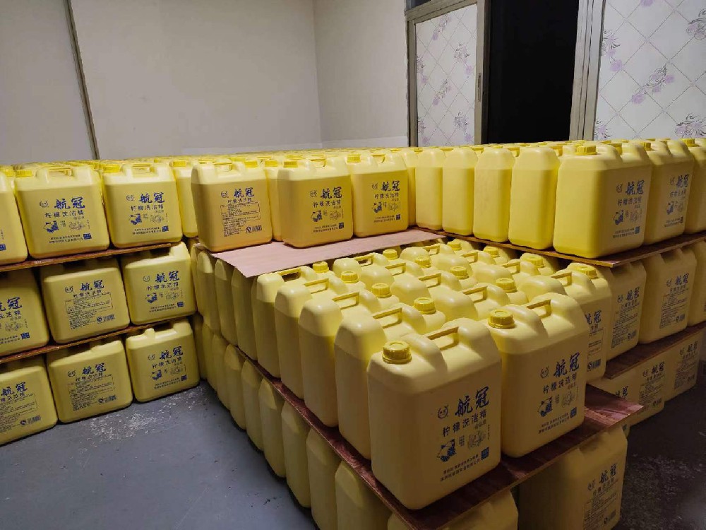 航冠洗洁精升级生物酶配方：对标新国标，破解家庭与餐饮“残留+伤手”双重痛点